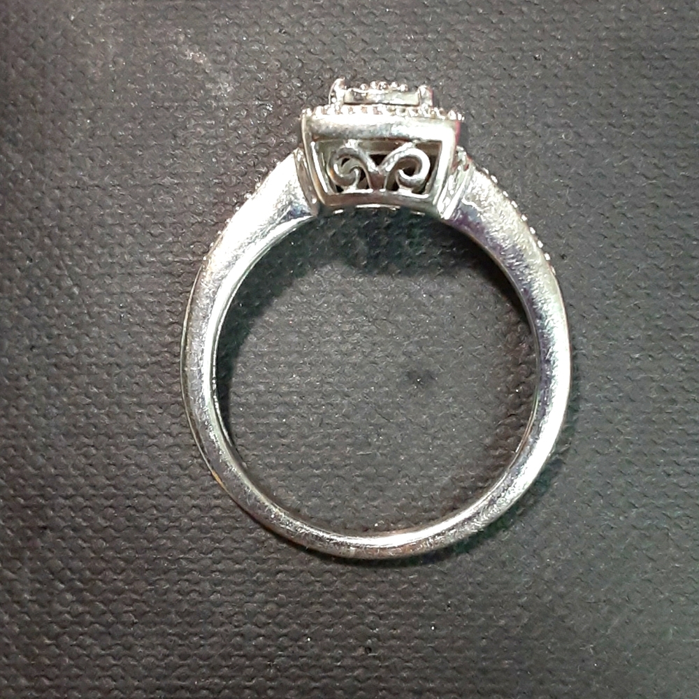 Diamond Ring - Picture 5 of 7